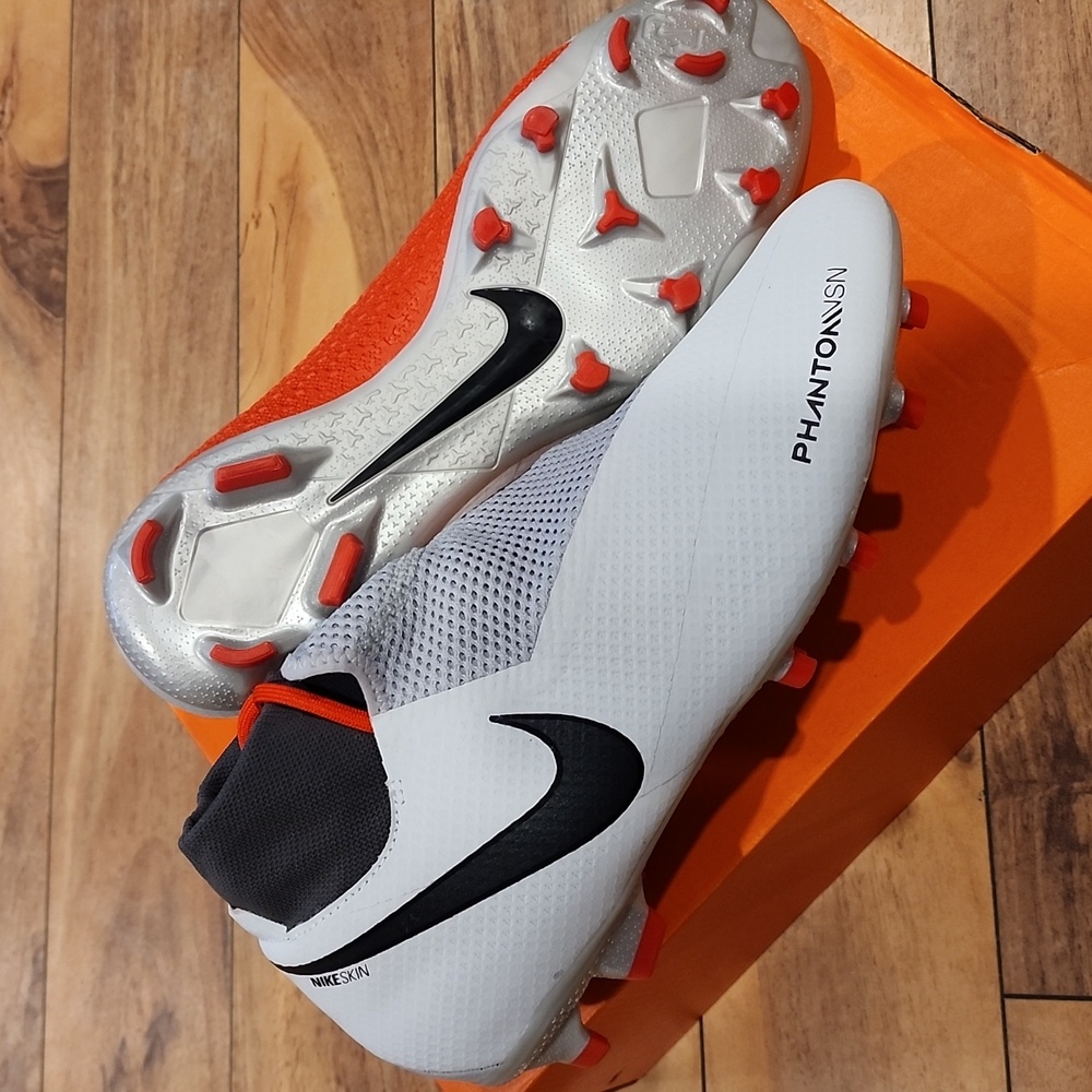 Brand new - Nike Phantom  VSN Pro DF FG